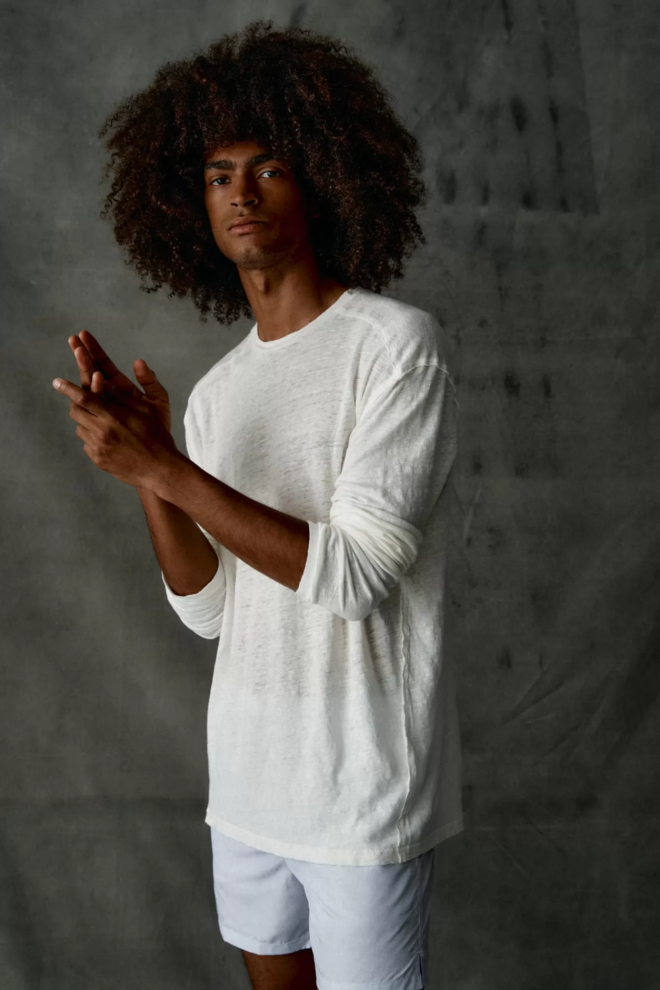 The Akala Studio T-Shirts-Linen T-Shirt